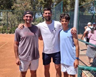 Ο Τζόκοβιτς και ο Παγώνης