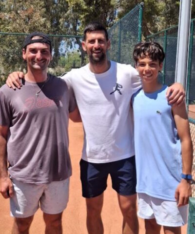 Ο Τζόκοβιτς και ο Παγώνης