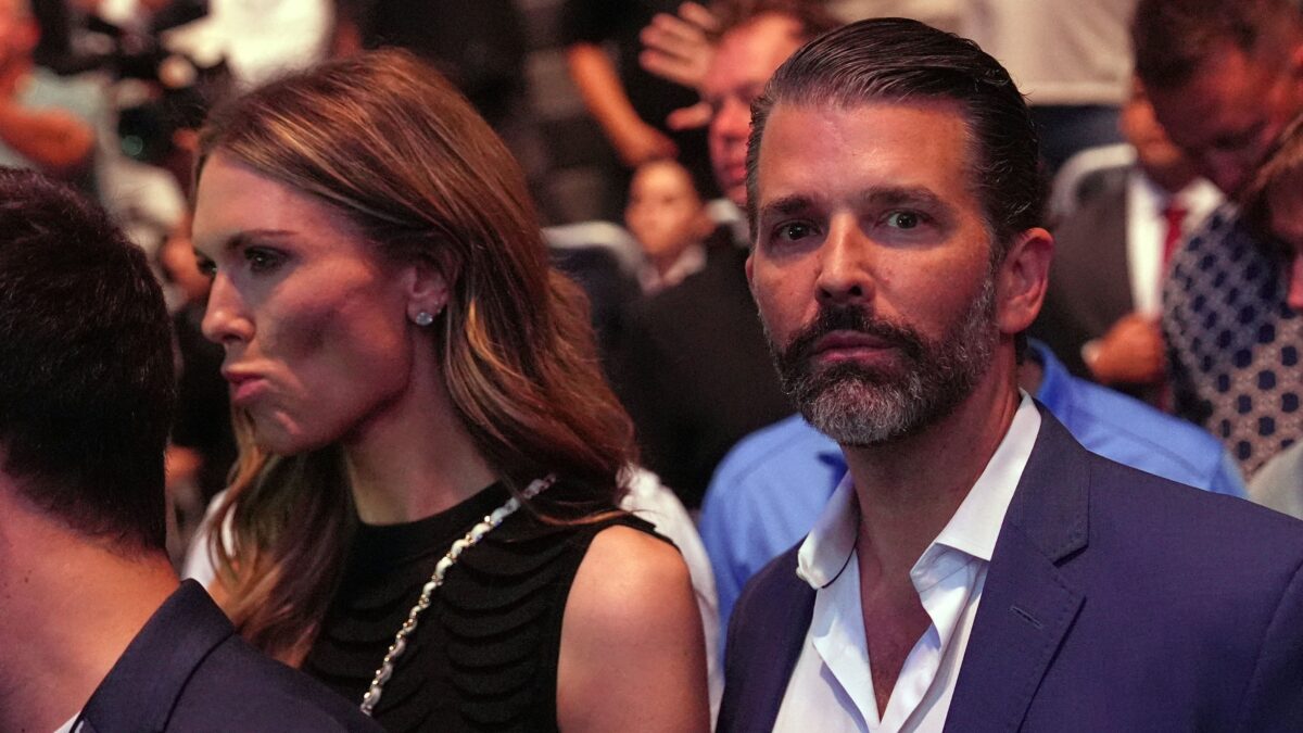 Ο Ντόναλντ Τραμπ Τζούνιορ με την Μπετίνα Άντερσον