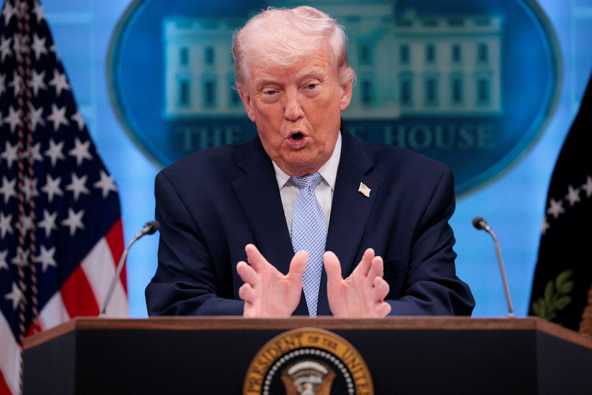 Ο πρόεδρος των ΗΠΑ Ντόναλντ Τραμπ παραχωρεί συνέντευξη Τύπου στην αίθουσα «James S. Brady» στο Λευκό Οίκο