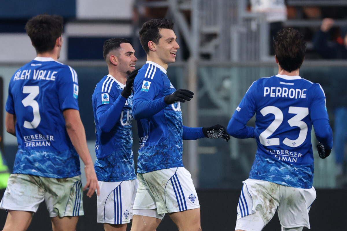 Ο Τάσος Δουβίκας οδηγεί την Κόμο στην Ευρώπη: 12ο φετινό γκολ για τον Έλληνα επιθετικό