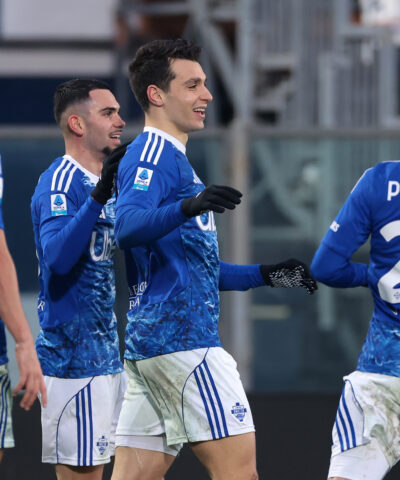 Ο Τάσος Δουβίκας με τους συμπαίκτες του στην Κόμο