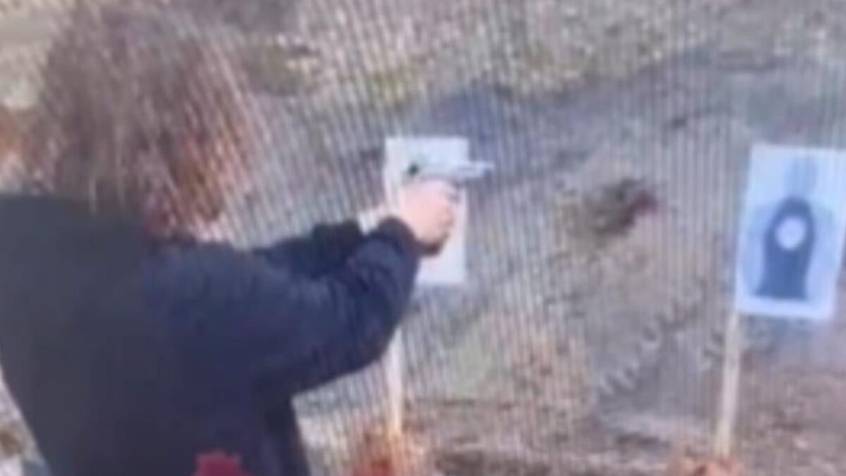 Ο δράστης του μακελειού στην Τουρκία κάνει σκοποβολή