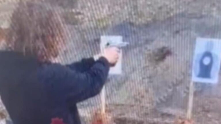 Ο δράστης του μακελειού στην Τουρκία κάνει σκοποβολή