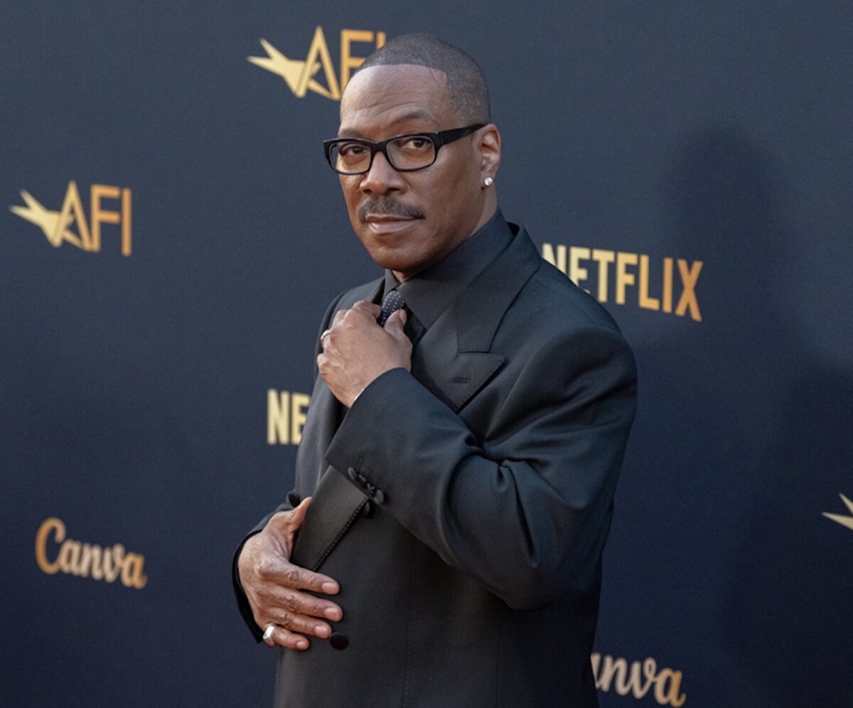 Έντι Μέρφι: Παρατεταμένο χειροκρότημα για τον ηθοποιό που έλαβε το 51o βραβείο Συνολικής Προσφοράς του AFI