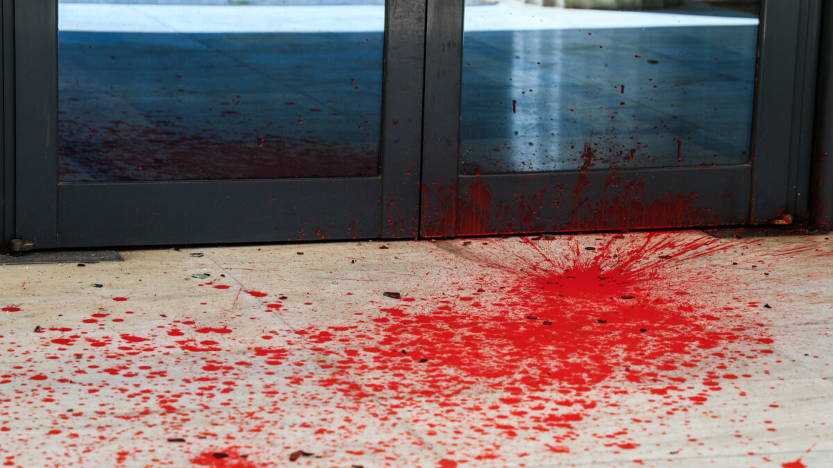 βανδαλισμός με κόκκινη μπογιά στο Εφετείο Αθηνών