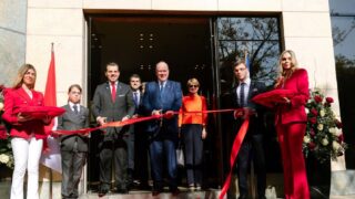 Ο πρίγκιπας Αλβέρτος του Μονακό στα εγκαίνια του Επίτιμου Προξενείου του Πριγκιπάτου στην Κηφισιά