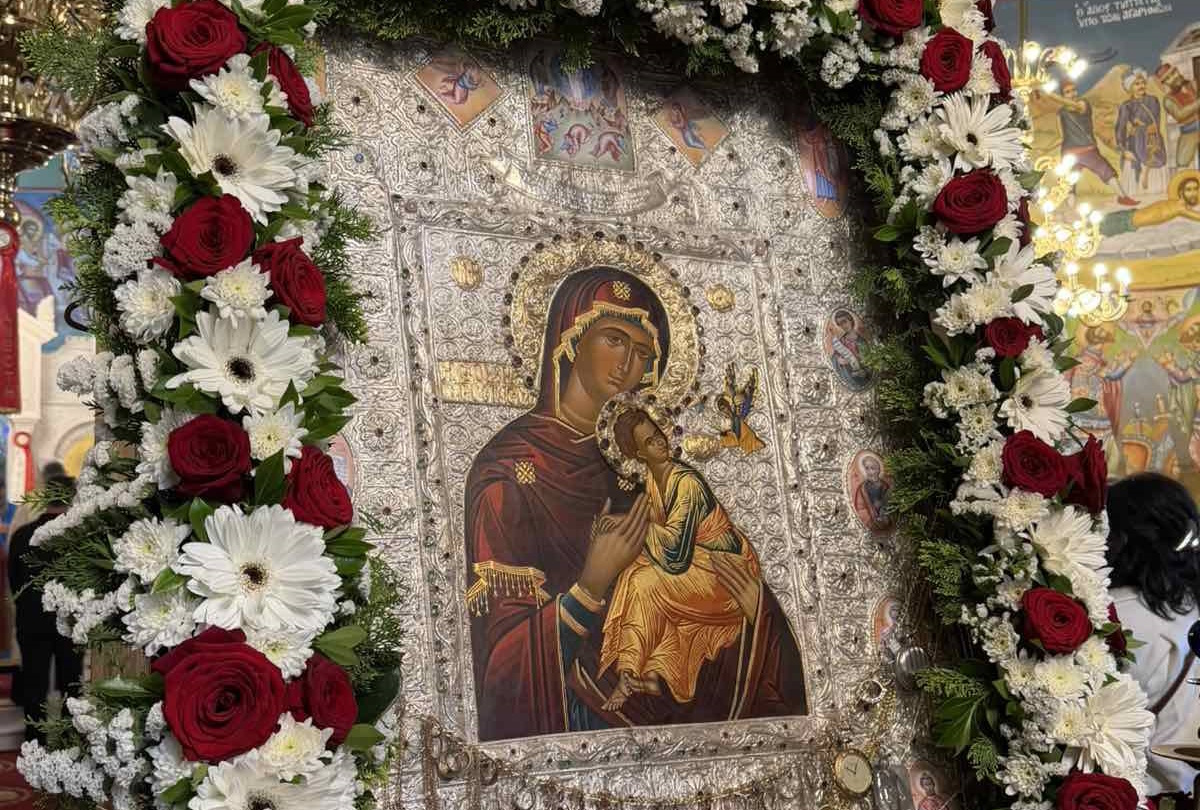 Νέα Ερυθραία: Η ιερή εικόνα της Παναγίας «Φοβερά Προστασίας» συγκεντρώνει πλήθος πιστών