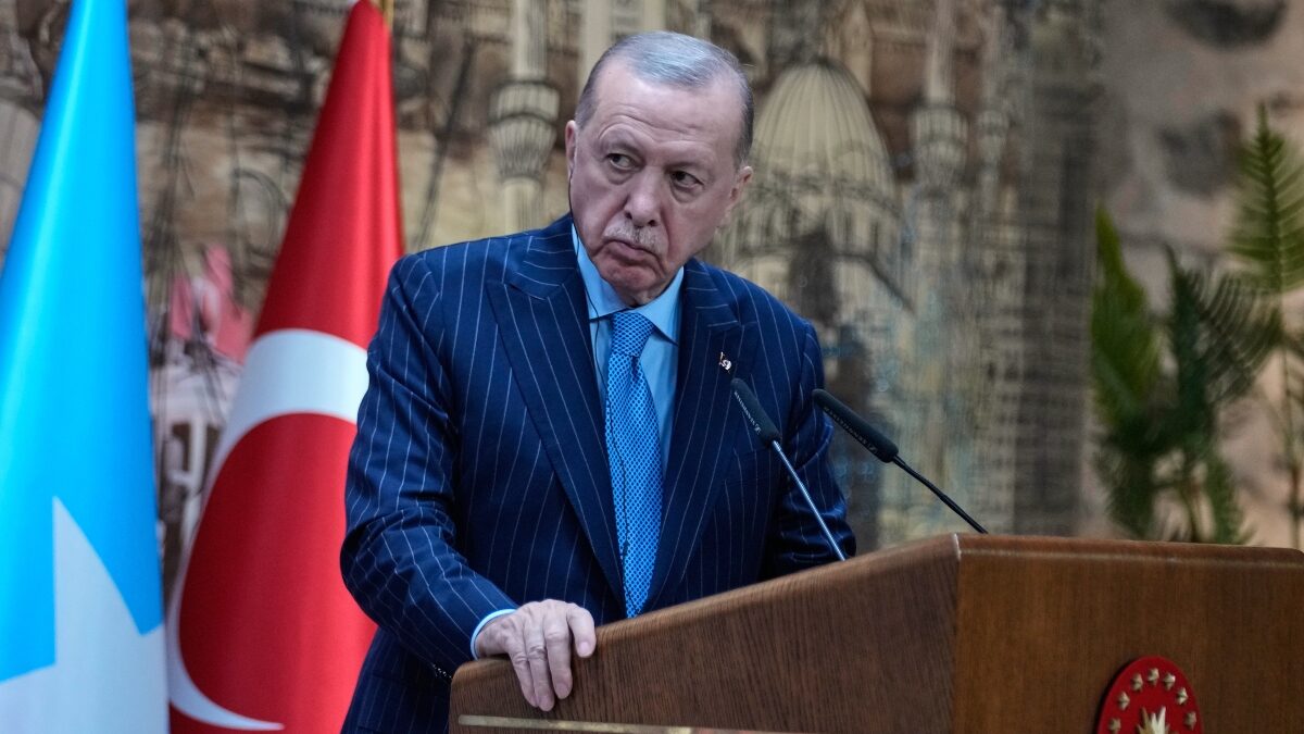 Turkey's President Recep Tayyip Erdogan listens as Somalia's President Hassan Sheikh Mohamud speaks during a joint news conference in Istanbul, Turkey, Tuesday, Dec. 30, 2025. (