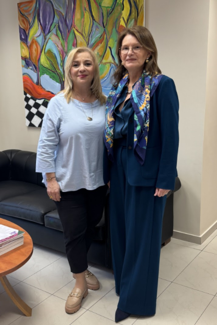 Η Λία Κοράκη, με τη Γιάννα Σουλάκη