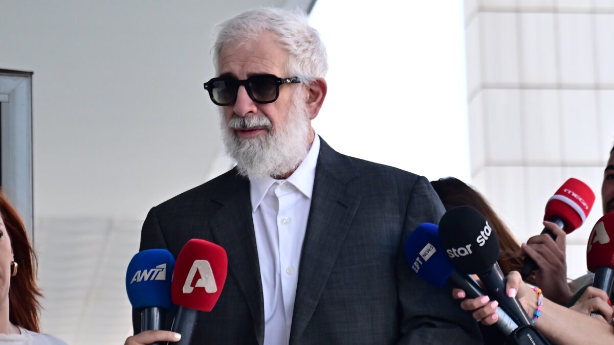 Πέτρος Φιλιππίδης