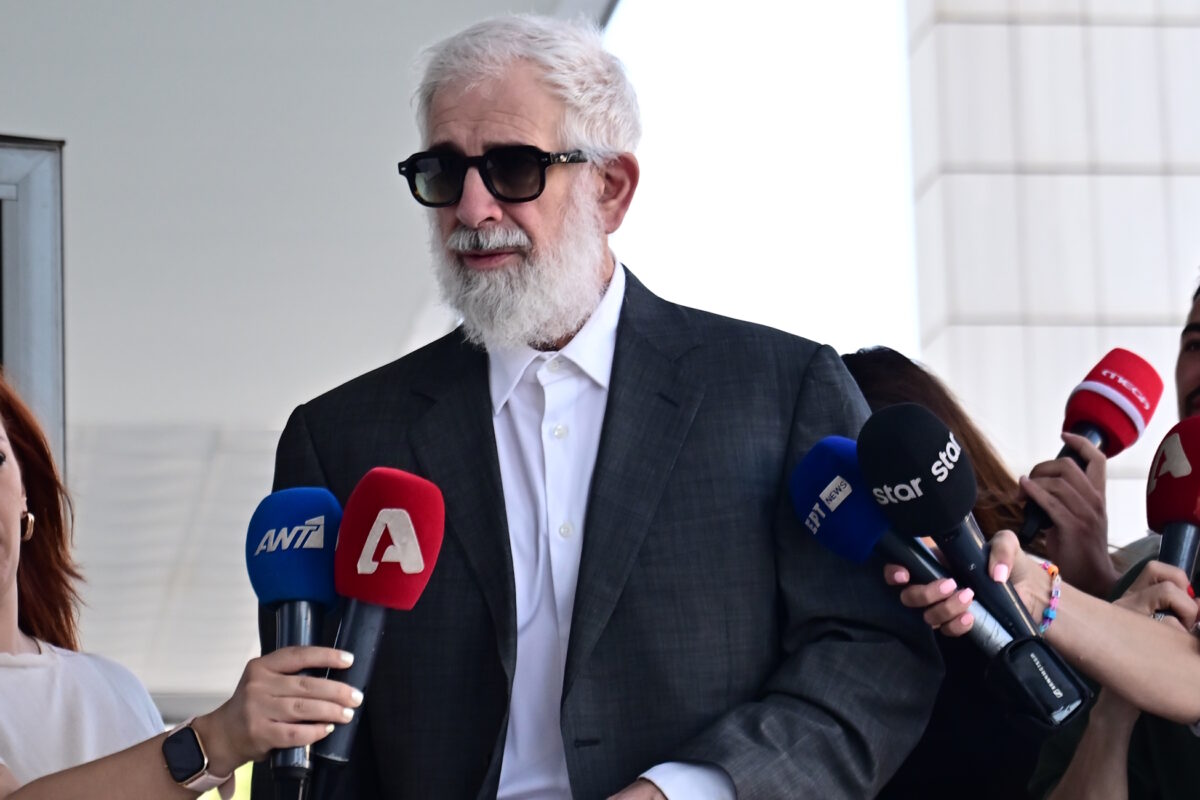 Πέτρος Φιλιππίδης