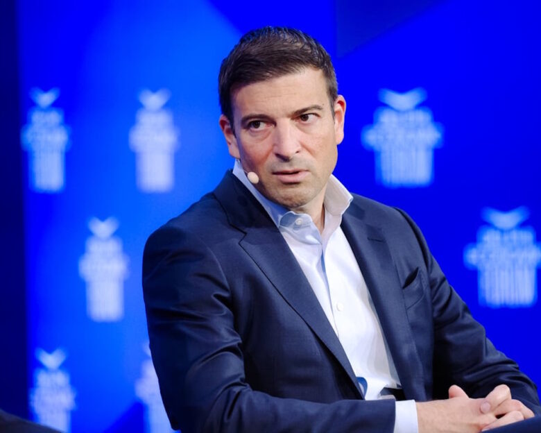 O Managing Partner της CVC Άλεξ Φωτακίδης