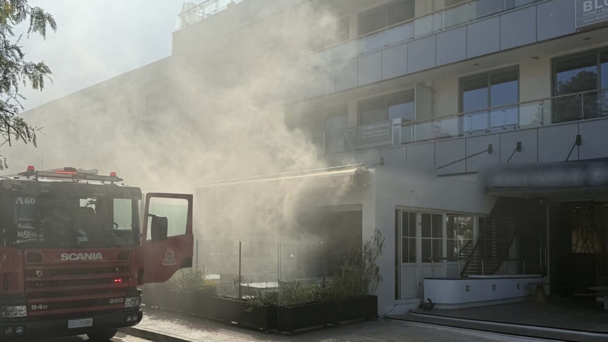 Φωτιά σε εστιατόριο στη Γλυφάδα