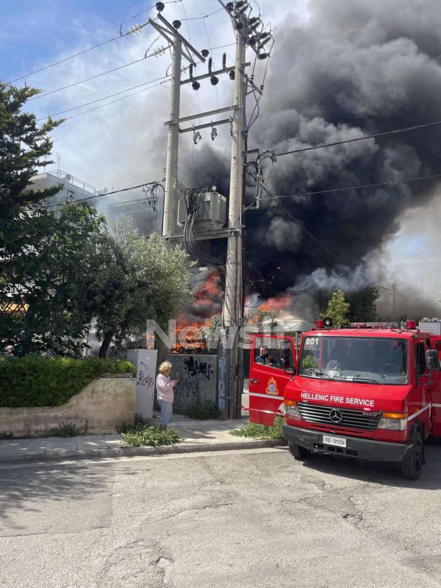 Φωτιά σε κτίριο στο Ίλιον