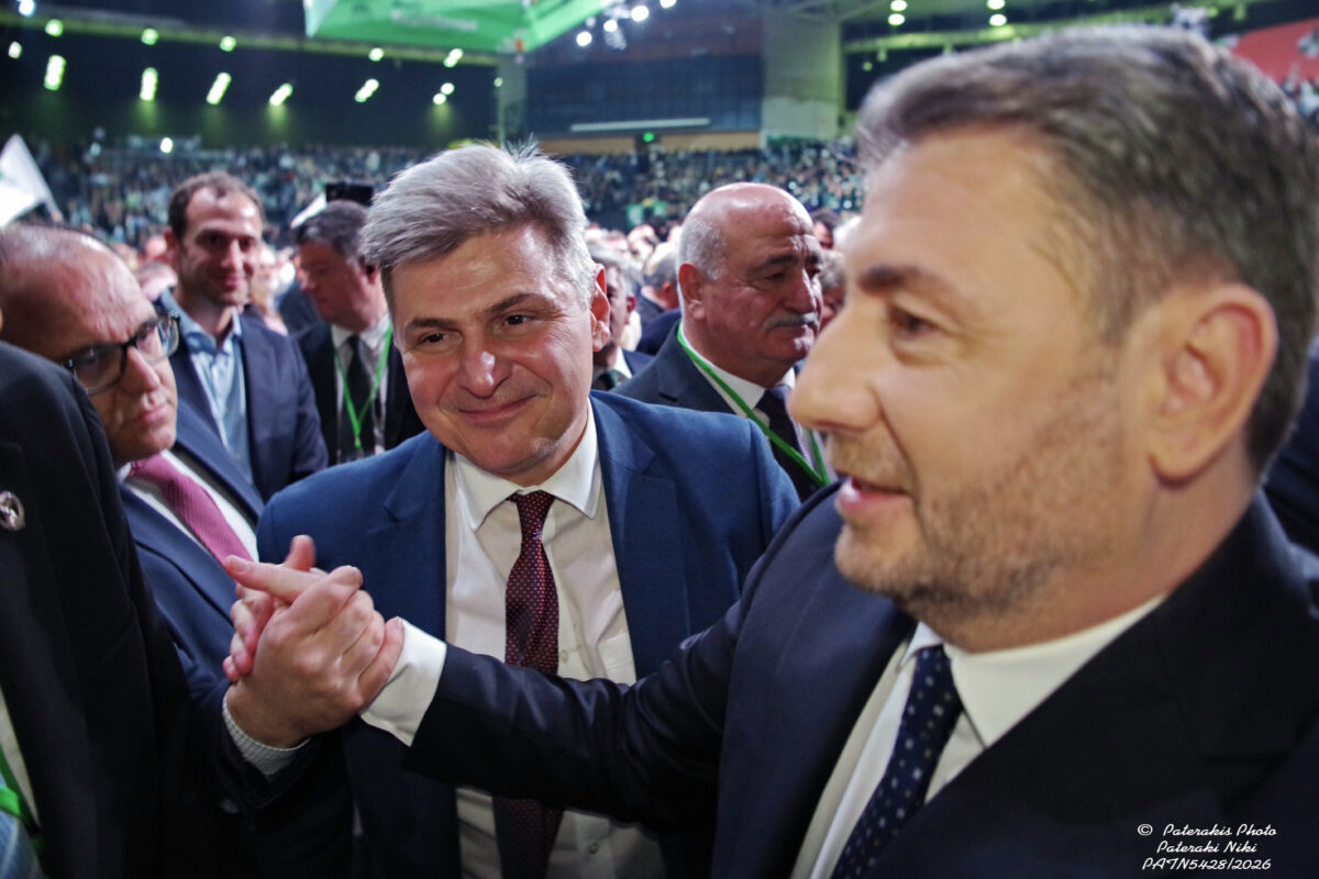 Ο Νικόλας Φαραντούρης περνά την πόρτα του ΠΑΣΟΚ - Ανεβάζει τους ρυθμούς διεύρυνσης η Χαριλάου Τρικούπη