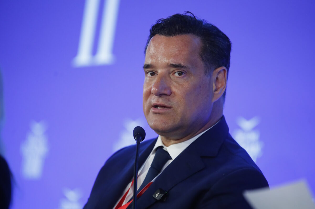 Αδωνις Γεωργιάδης: «Ο πατέρας μου πέθανε όταν ήμουν 17 χρονών και η μητέρα μου όταν ήμουν 20» - Η συγκίνηση του υπουργού Υγείας