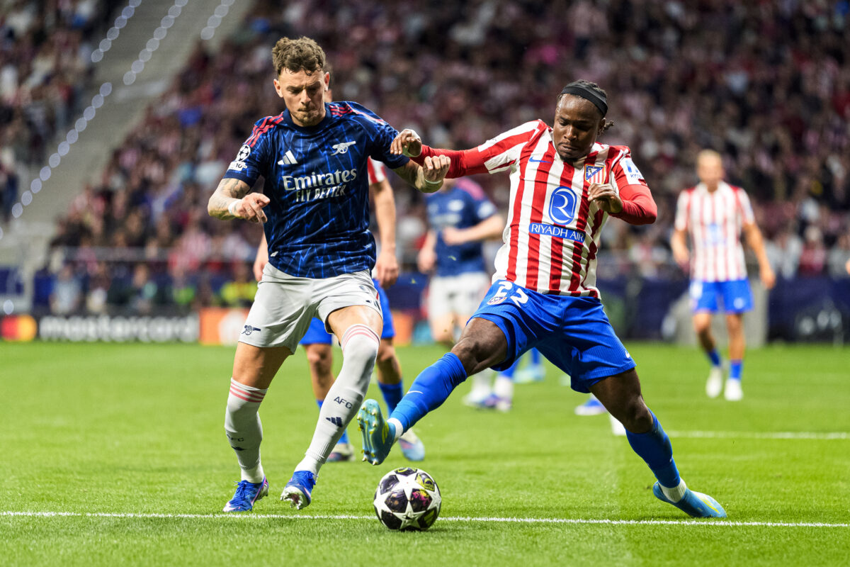 Ο Γουάιτ πάτησε το έμβλημα της Ατλέτικο Μαδρίτης, ένταση του Σιμεόνε με τον παίκτη της Αρσεναλ