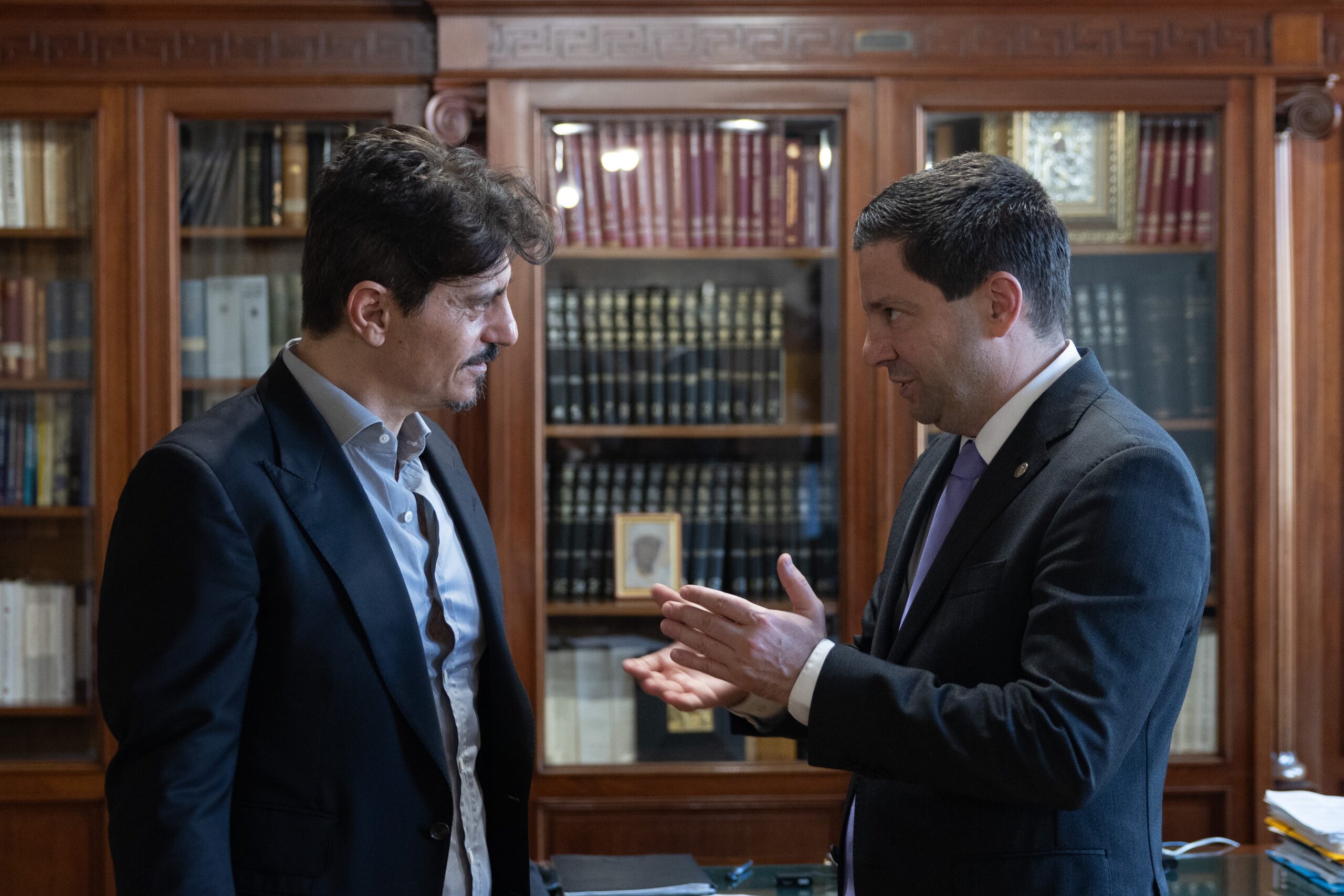 Ο Πρόεδρος του Ιδρύματος «Παύλος Γιαννακόπουλος», κ. Δημήτρης Γιαννακόπουλος (αριστερά) και ο Πρύτανης του Εθνικού και Καποδιστριακού Πανεπιστημίου Αθηνών, Καθηγητής κ. Γεράσιμος Σιάσος (δεξιά)