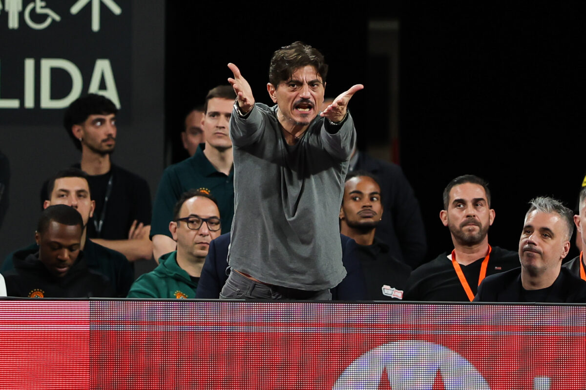 Ο Δημήτρης Γιαννακόπουλος πανηγύρισε έξαλλα με τον Εργκίν Αταμάν τη νίκη του Παναθηναϊκού κόντρα στη Βαλένθια