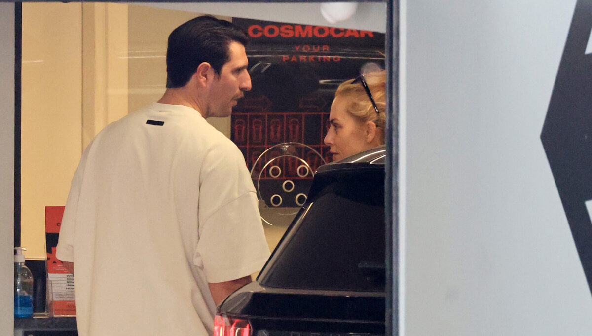 Ντορέττα Παπαδημητρίου και Γιώργος Γεροντιδάκης ψώνισαν μαζί από κατάστημα παιχνιδιών