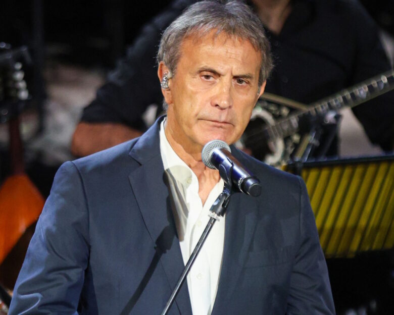 Γιώργος Νταλάρας