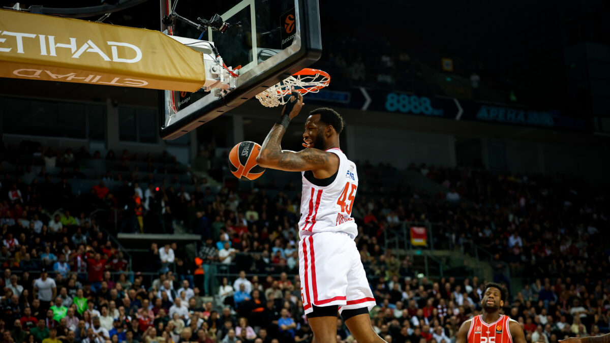 Το κάρφωμα του Χολ