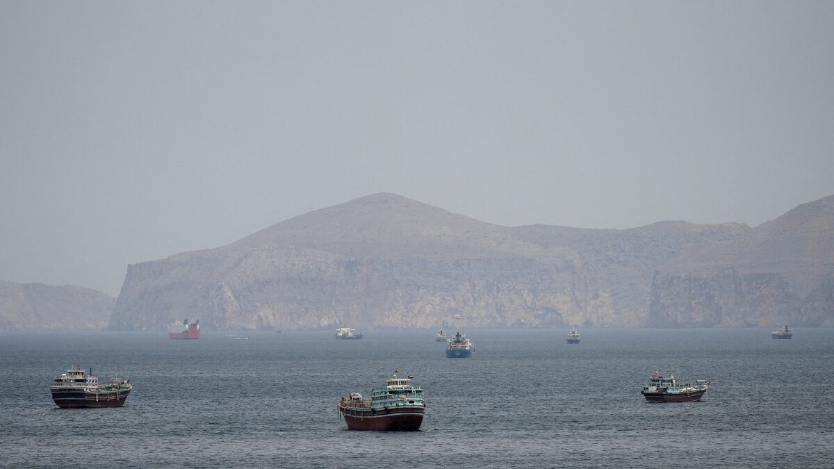 Πλοία στα Στενά του Ορμούζ