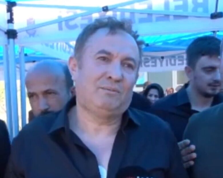 Συντετριμμένος ο σύζυγος της καθηγήτριας Ayla Kara