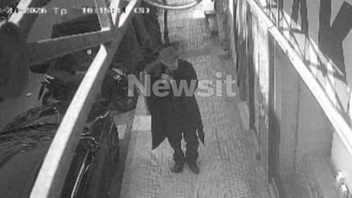 Προφυλακίστηκε ο 89χρονος για τις επιθέσεις σε ΕΦΚΑ και Πρωτοδικείο – Δήλωσε ότι θέλει να αποζημιώσει με 2.000 ευρώ τον κάθε τραυματία