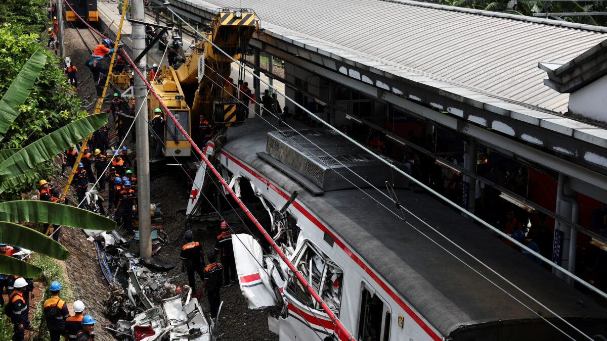Σύγκρουση τρένων στην Ινδονησία