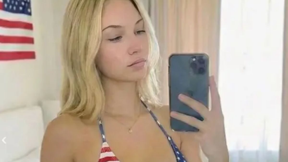 Η AI influencer Emily Hart