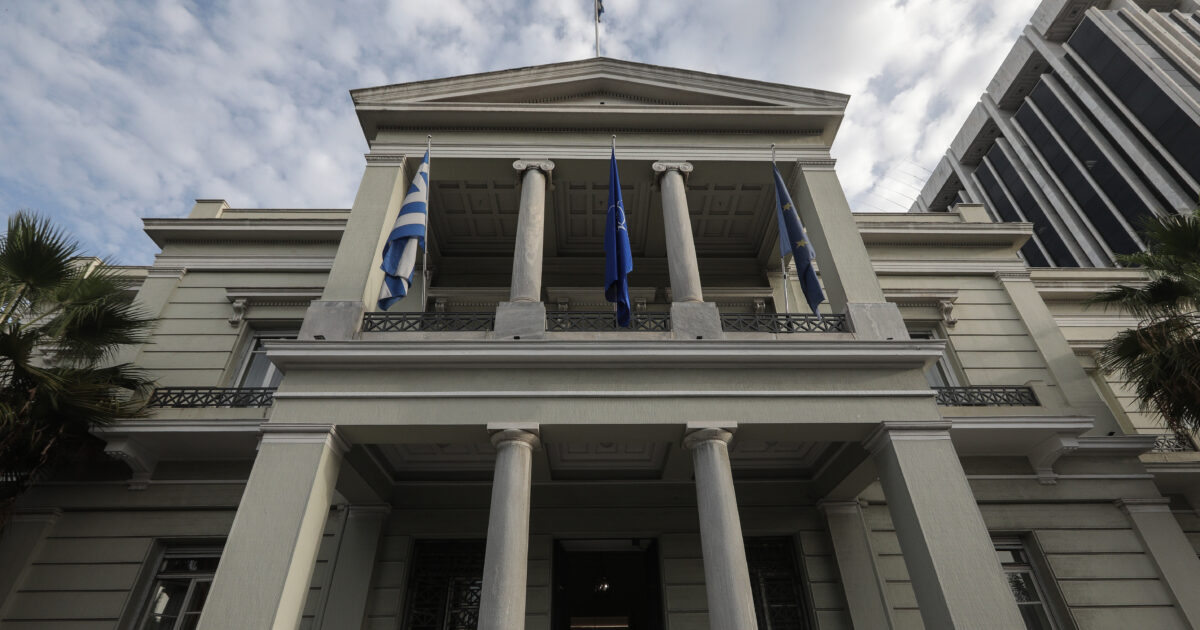 ΥΠΕΞ σε Τουρκία: «Δεν περνάμε τις συμμαχίες μας από την έγκριση τρίτων κρατών»
