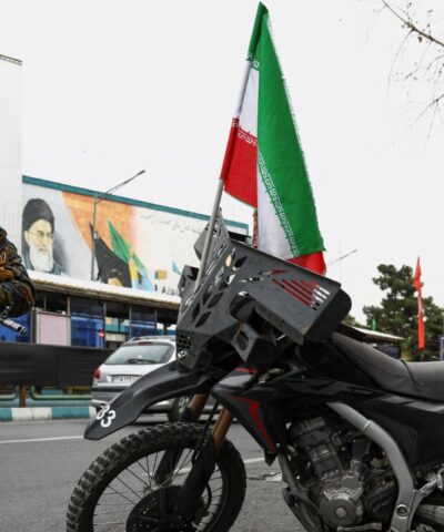 Αστυνομικός της ιρανικής αστυνομίας στην Τεχεράνη