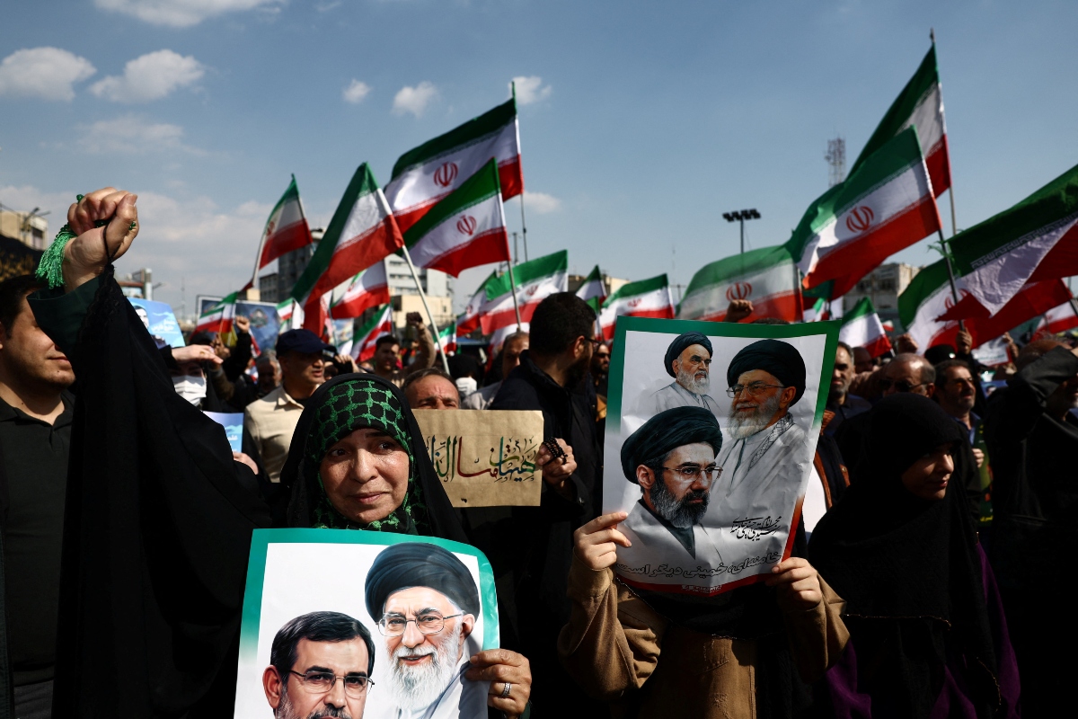 Πλήθος στην Τεχεράνη