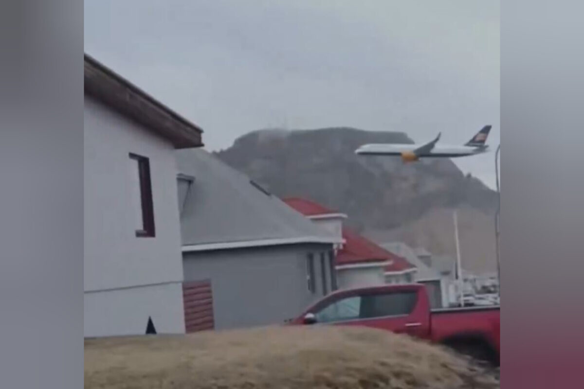 Η χαμηλή πτήση στην Ισλανδία