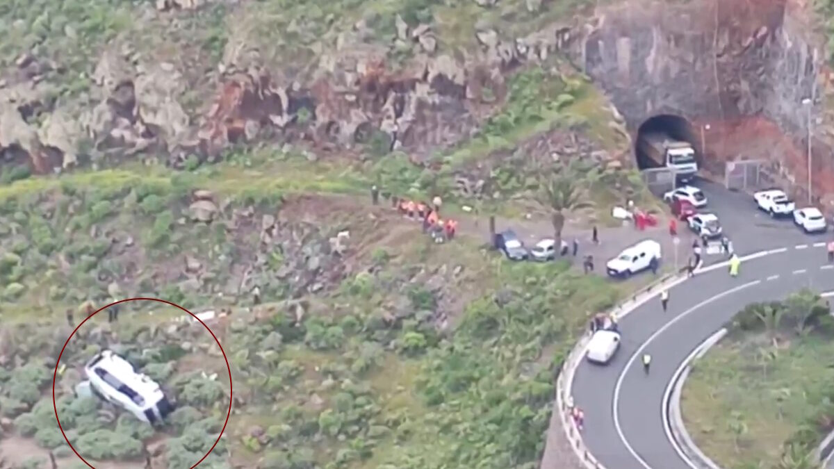 Το λεωφορείο που έπεσε στον γκρεμό