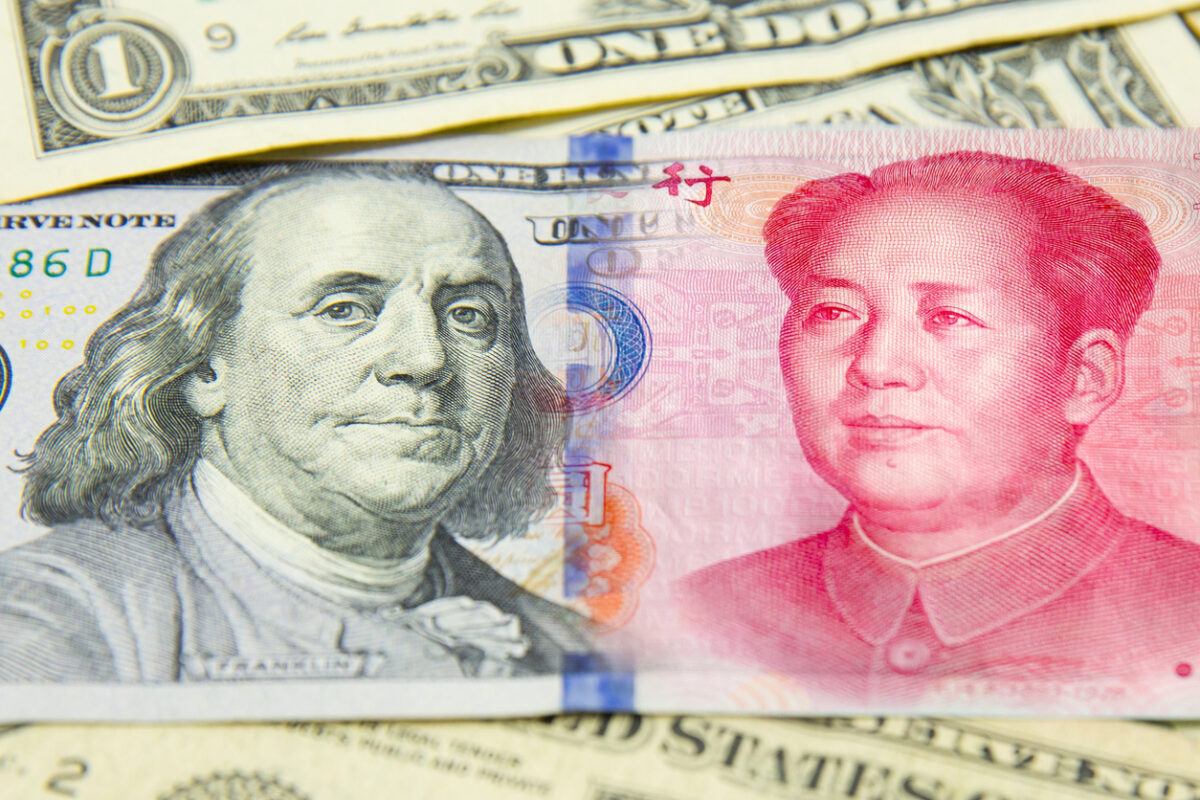 Η Κίνα βάζει «φρένο» στο ράλι του γουάν απέναντι στο δολάριο για να προστατεύσει τις εξαγωγές της