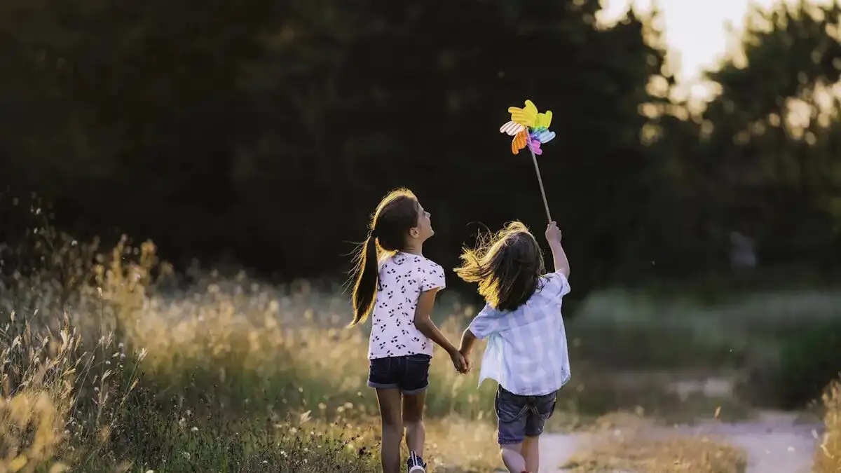 Νταντάδες της Γειτονιάς: Έφτασαν τις 13.500 οι επισκέψεις στη πλατφόρμα την πρώτη ημέρα λειτουργίας της