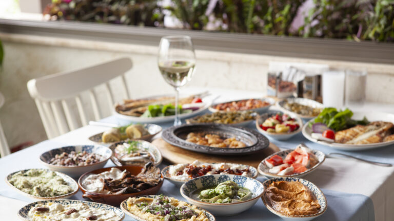 Το μενού της εβδομάδας μετά το Πάσχα και πώς θα αξιοποιήσουμε τα περισσεύματα