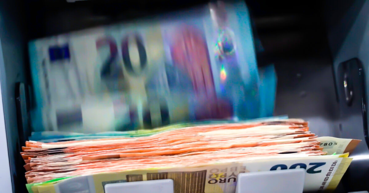 Συντάξεις, ΕΝΦΙΑ και ΦΠΑ: Ποιοι «πάνε ταμείο» και ποιοι πρέπει να «τρέξουν» στη τελική ευθεία του Απριλίου