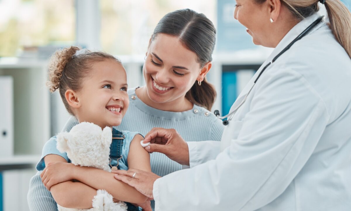 Προσωπικός Παιδίατρος: Μικρή απήχηση από γονείς και γιατρούς – Η μεγάλη «χαμένη» ευκαιρία για τη θωράκιση των παιδιών