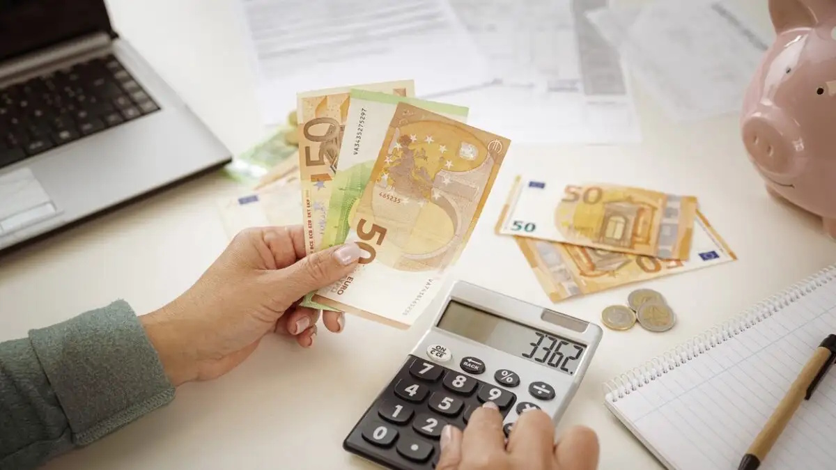 Νέα «φέσια» ύψους 1,2 δισ. ευρώ προς την εφορία για τον Φεβρουάριο