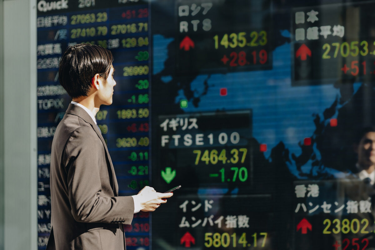 Οι ασιατικές αγορές απαντούν με «ψυχραιμία» στην ένταση του πολέμου - Ανοδος σε Κίνα, Ιαπωνία, Χογκ Κονγκ, Ινδία