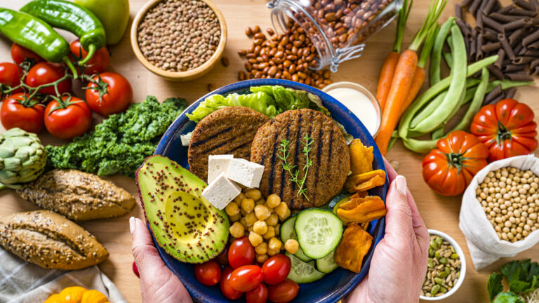 Φιλέτα γλώσσας στο air fryer και ελαφρύ σουφλέ σπανάκι ξεχωρίζουν στο μενού της επόμενης εβδομάδας