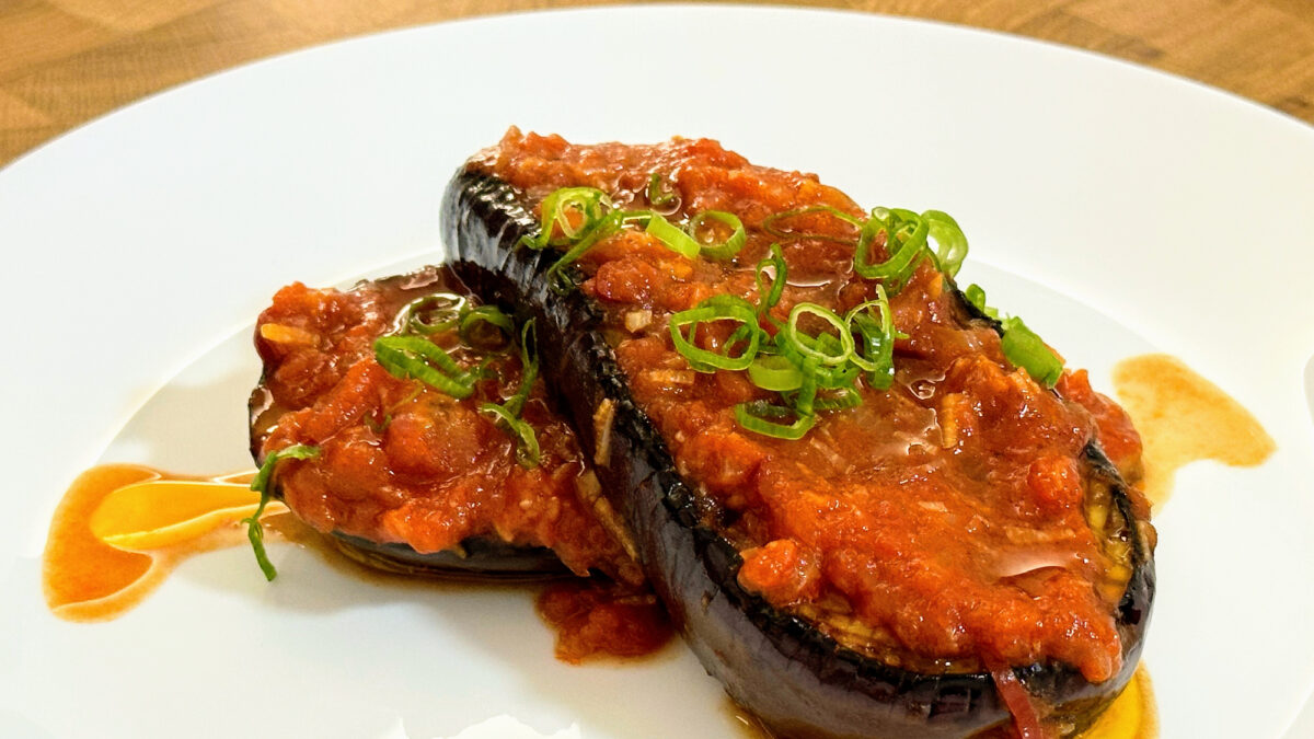 Fried aubergine with tomato sauce