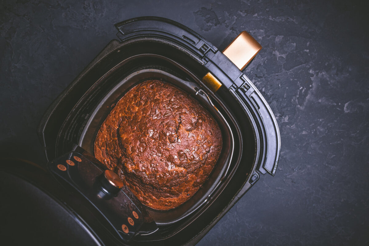 Συνταγή για κέικ με βραστά αυγά που περίσσεψαν από το Πάσχα στο air fryer