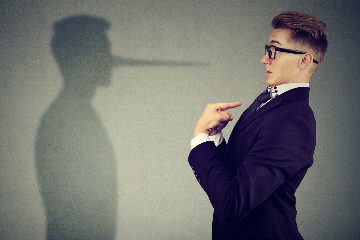 Ο μόνος τρόπος να καταλάβεις αν κάποιος δεν λέει την αλήθεια - Τι λένε οι ψυχολόγοι για το πώς αποκαλύπτεται πραγματικά ένα ψέμα