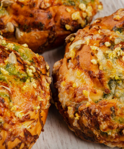 Ψωμάκια με σπανάκι και cottage