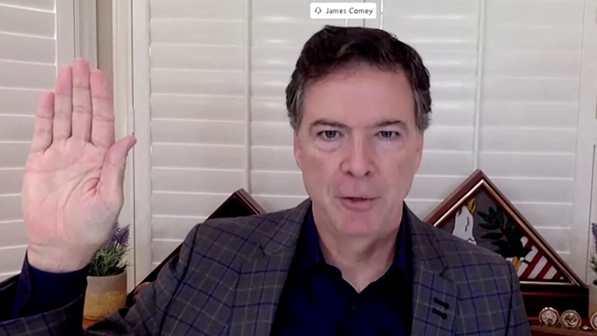 Ο πρώην διευθυντής του FBI, Τζέιμς Κόμι